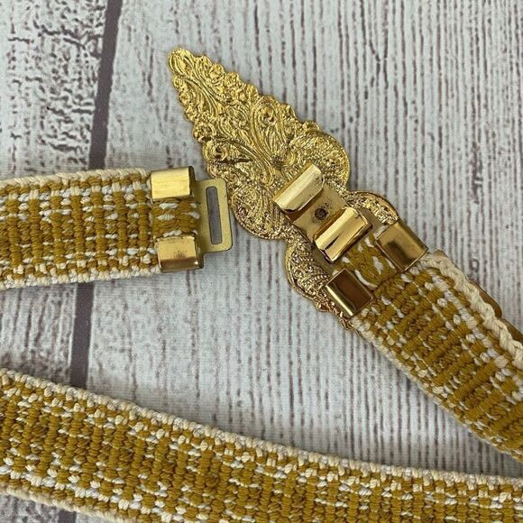 Gold scale belt w/decorative leaf buckle elastic stretch & clasp hook closure - Picture 6 of 9
